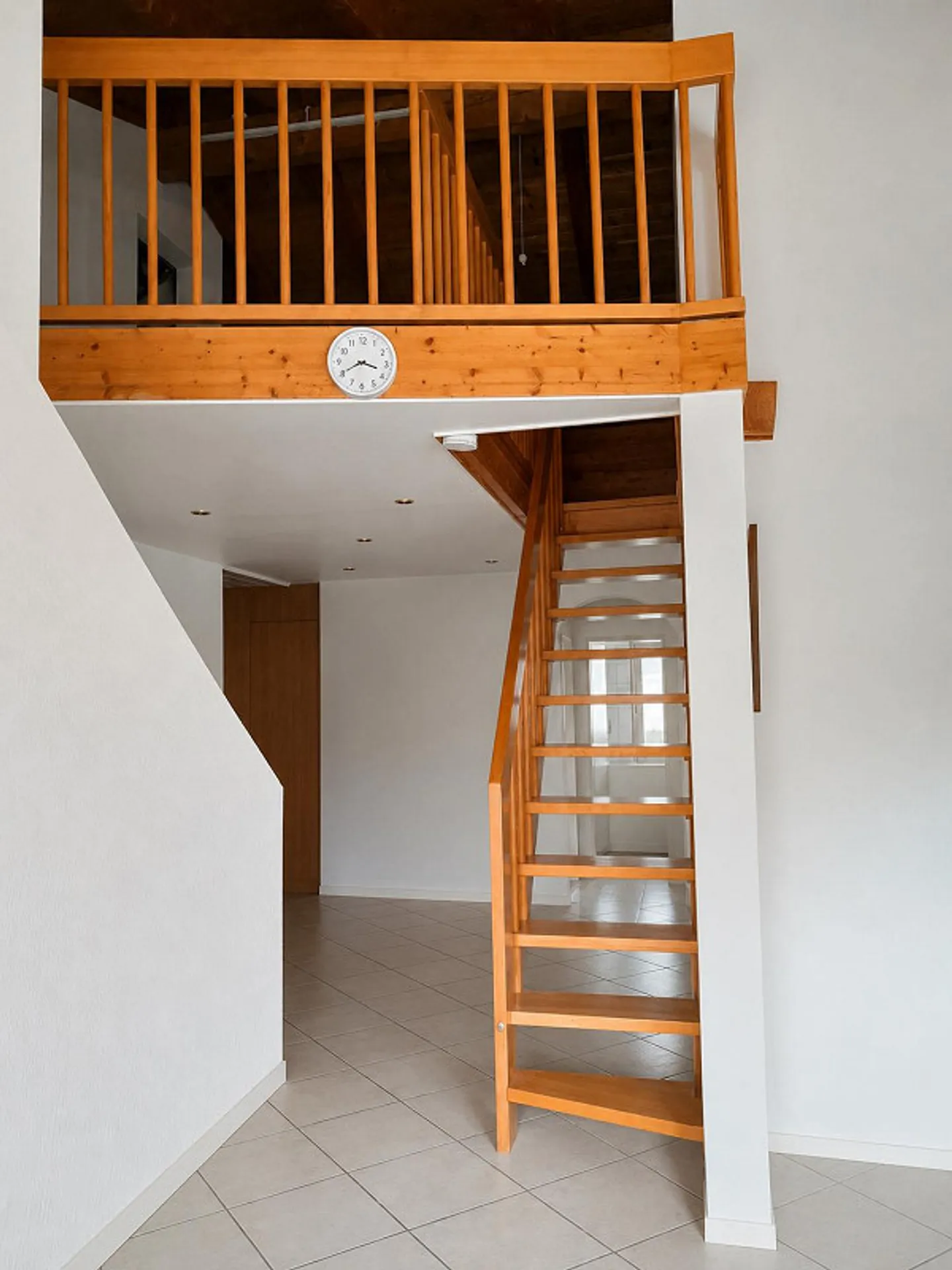 4.5-room penthouse apartment with gallery & two balconies in Bonaduz - Photo 2 of 13