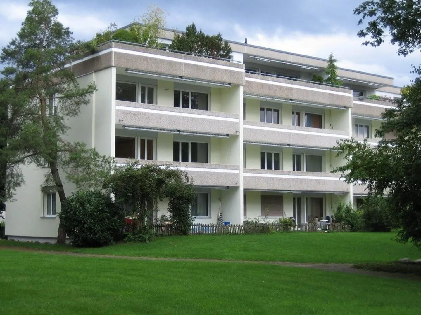 Charmante Wohnung in Grüner Umgebung - Foto 2 von 9