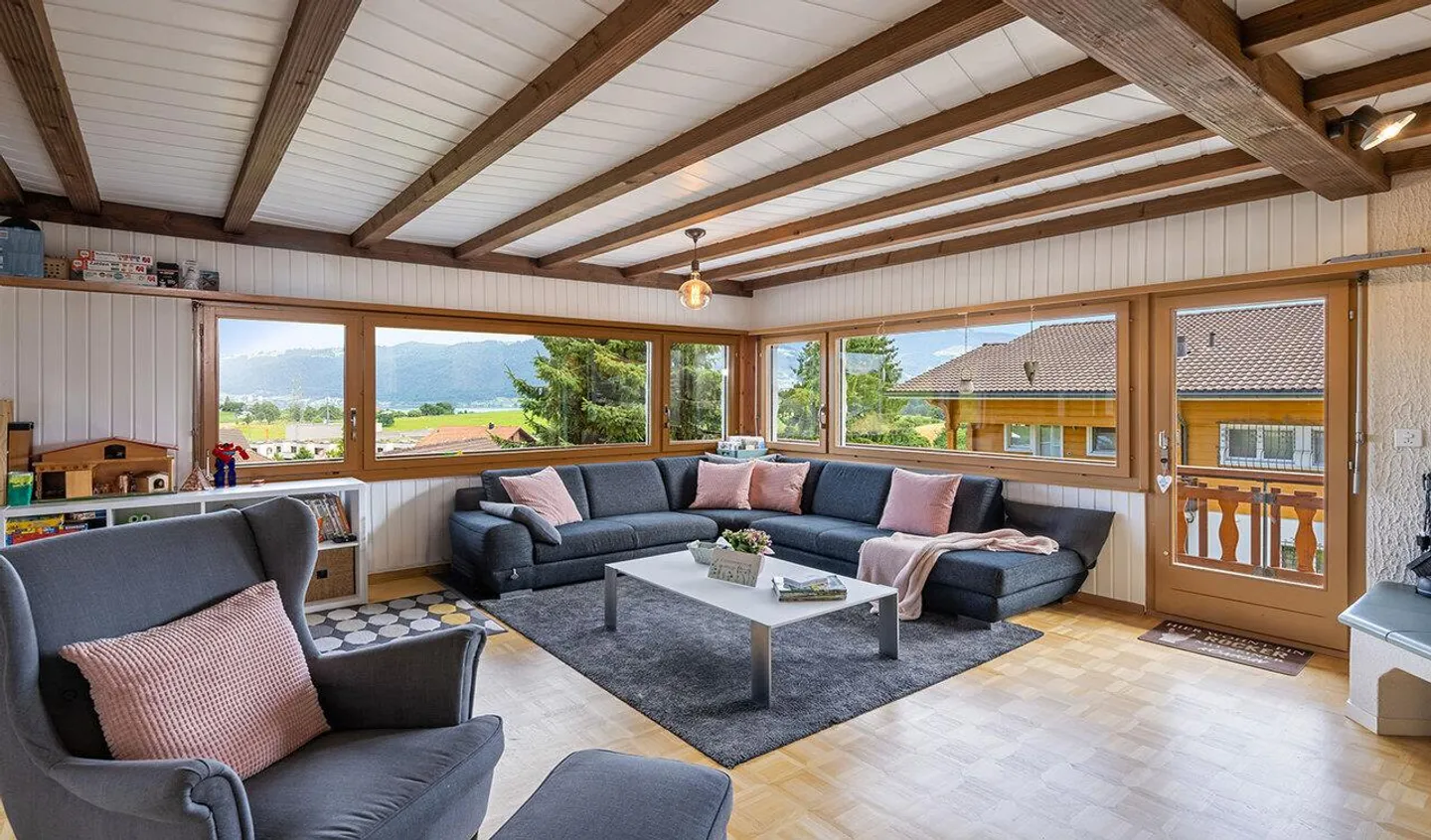 Exciting investment property or cozy home - you decide - Photo 2 of 10
