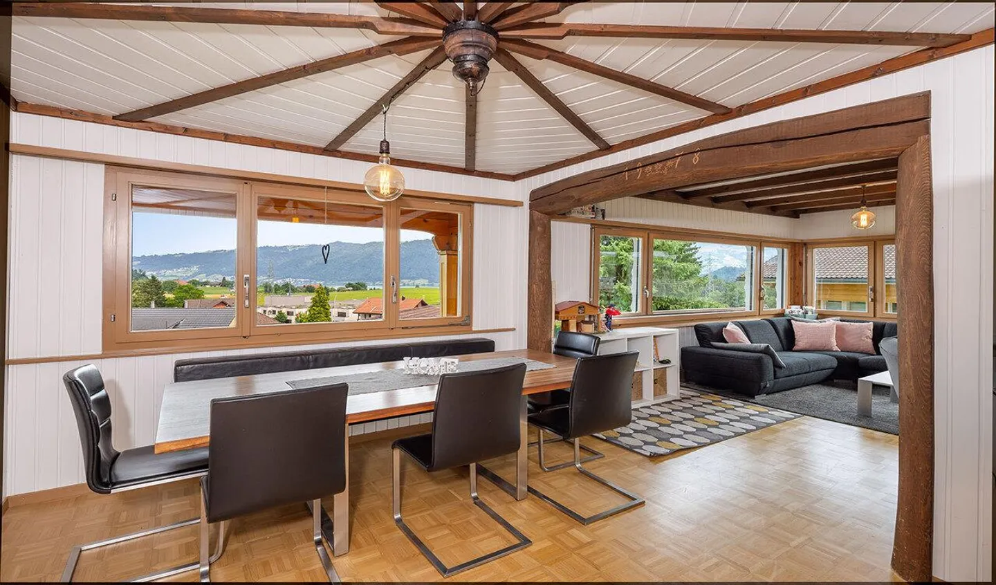 Exciting investment property or cozy home - you decide - Photo 3 of 10