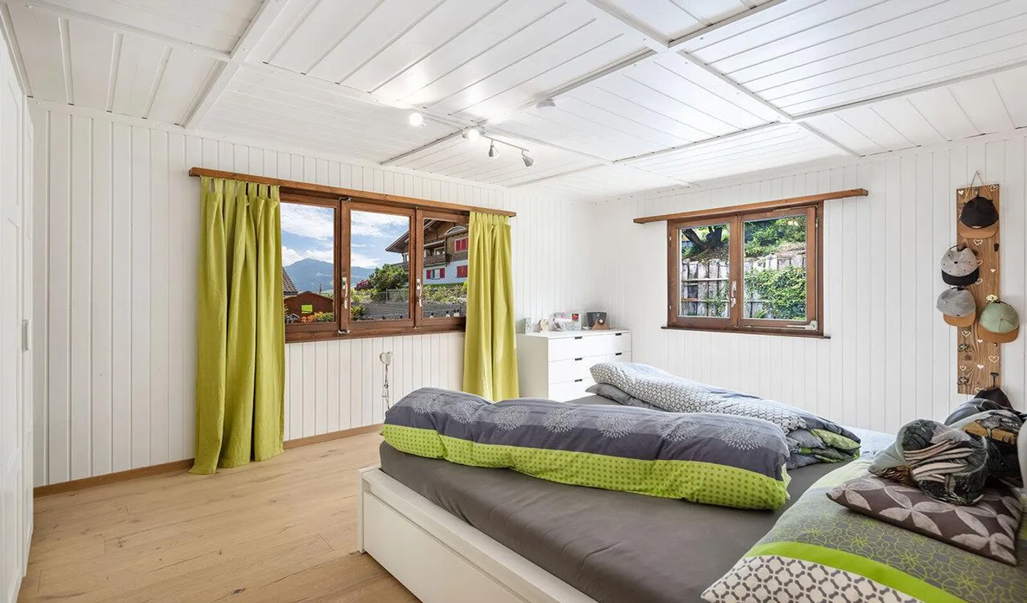 Exciting investment property or cozy home - you decide - Photo 5 of 10