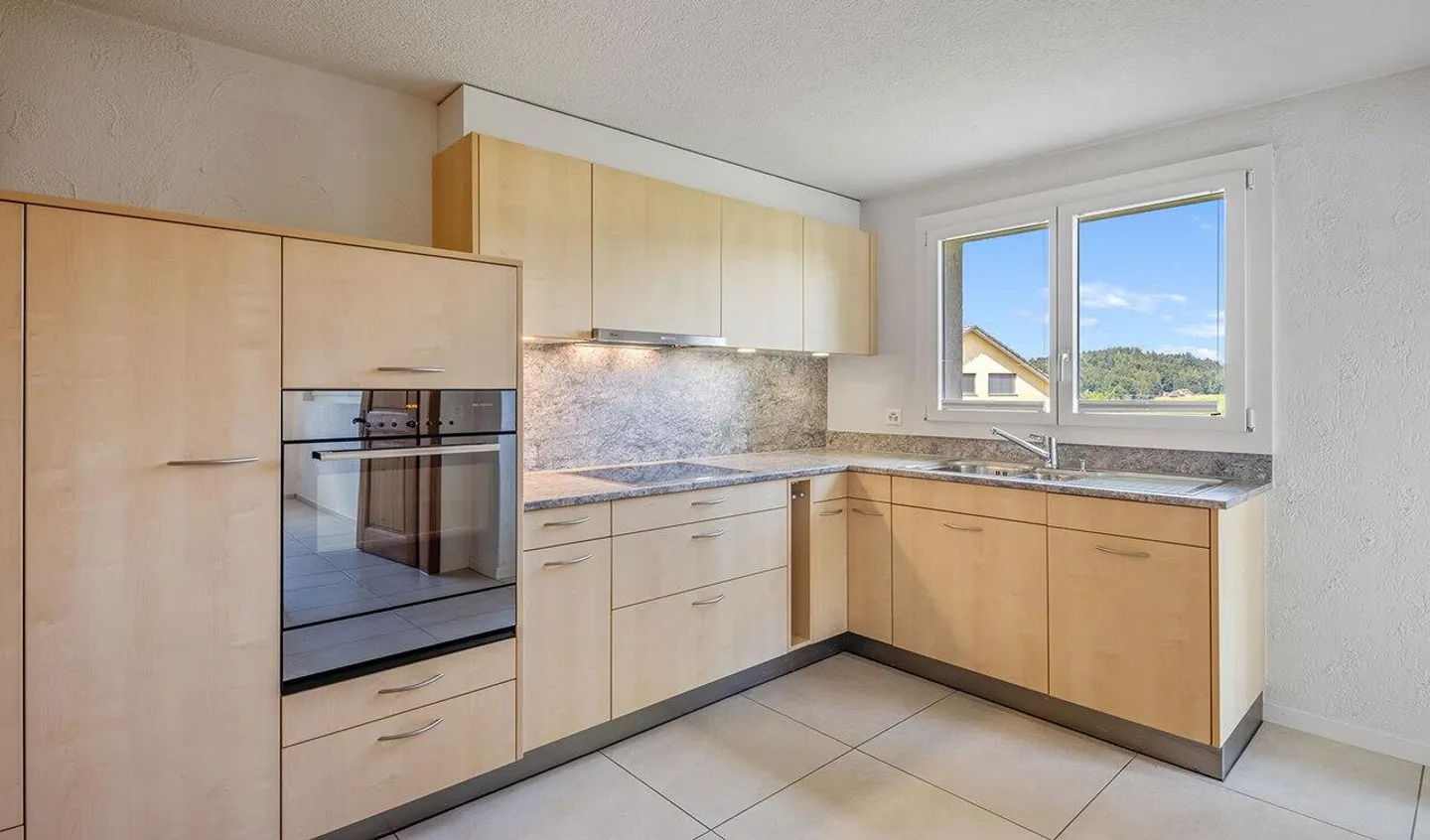 Exciting investment property or cozy home - you decide - Photo 7 of 10