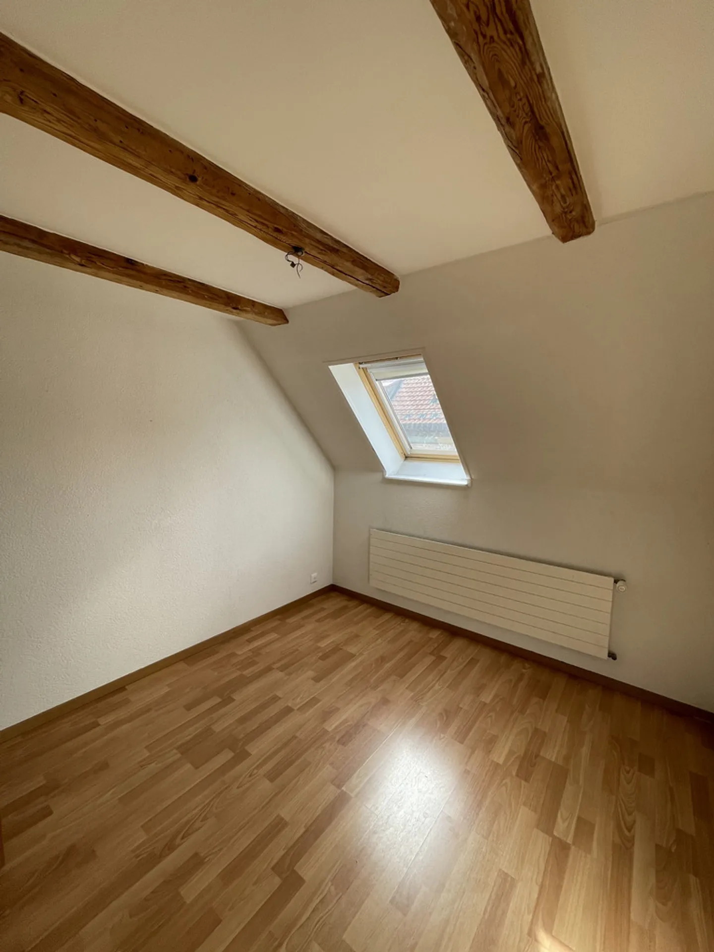 Apartment for rent - Photo 3 of 5