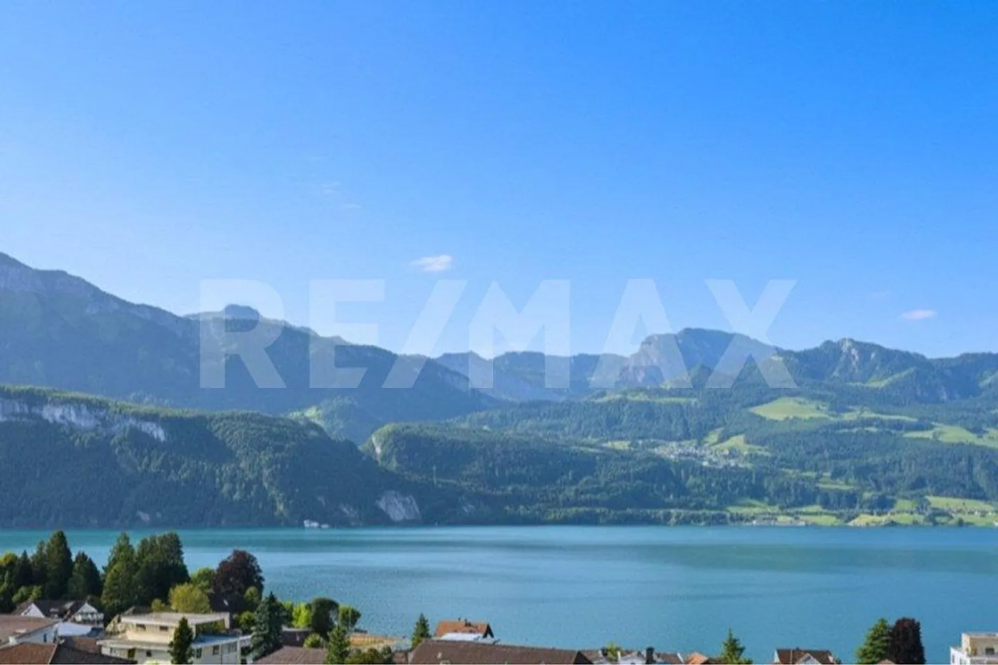 Studio résidentiel moderne et neuf avec vue imprenable sur le lac et les montagnes - Photo 4 sur 13