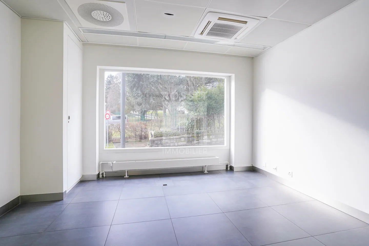 Arcade di circa 220 m² al piano terra con accesso al seminterrato - Foto 4 di 6