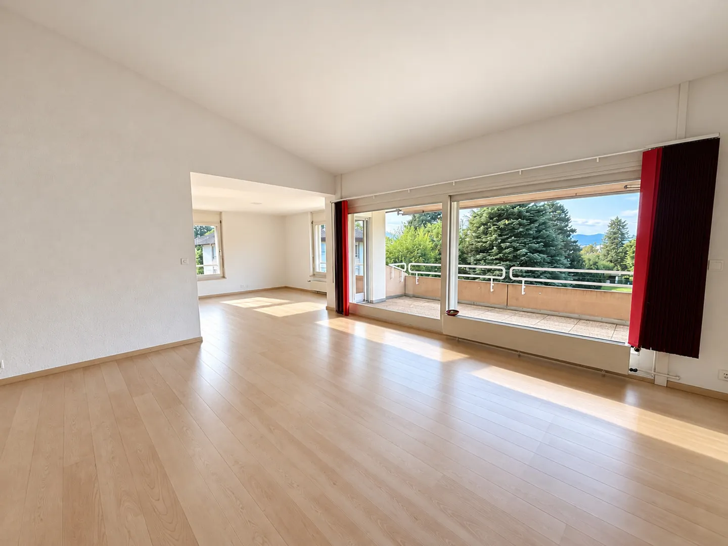 Exclusive penthouse with south-facing terrace - Photo 2 of 12