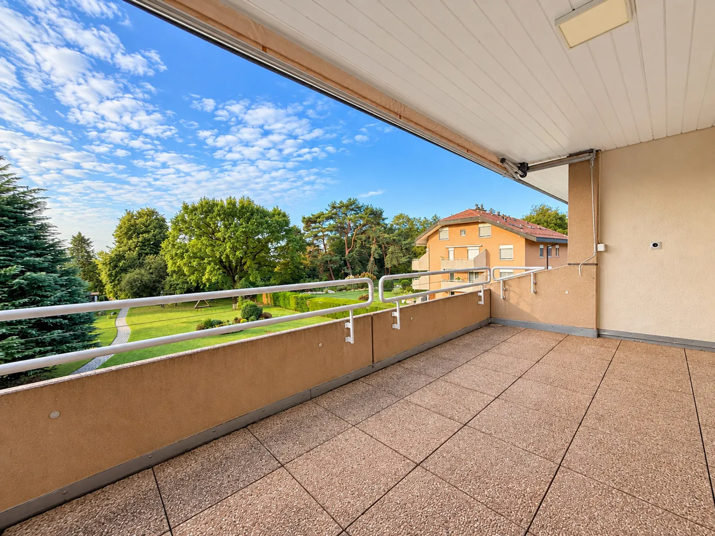 Exclusive penthouse with south-facing terrace - Photo 5 of 12