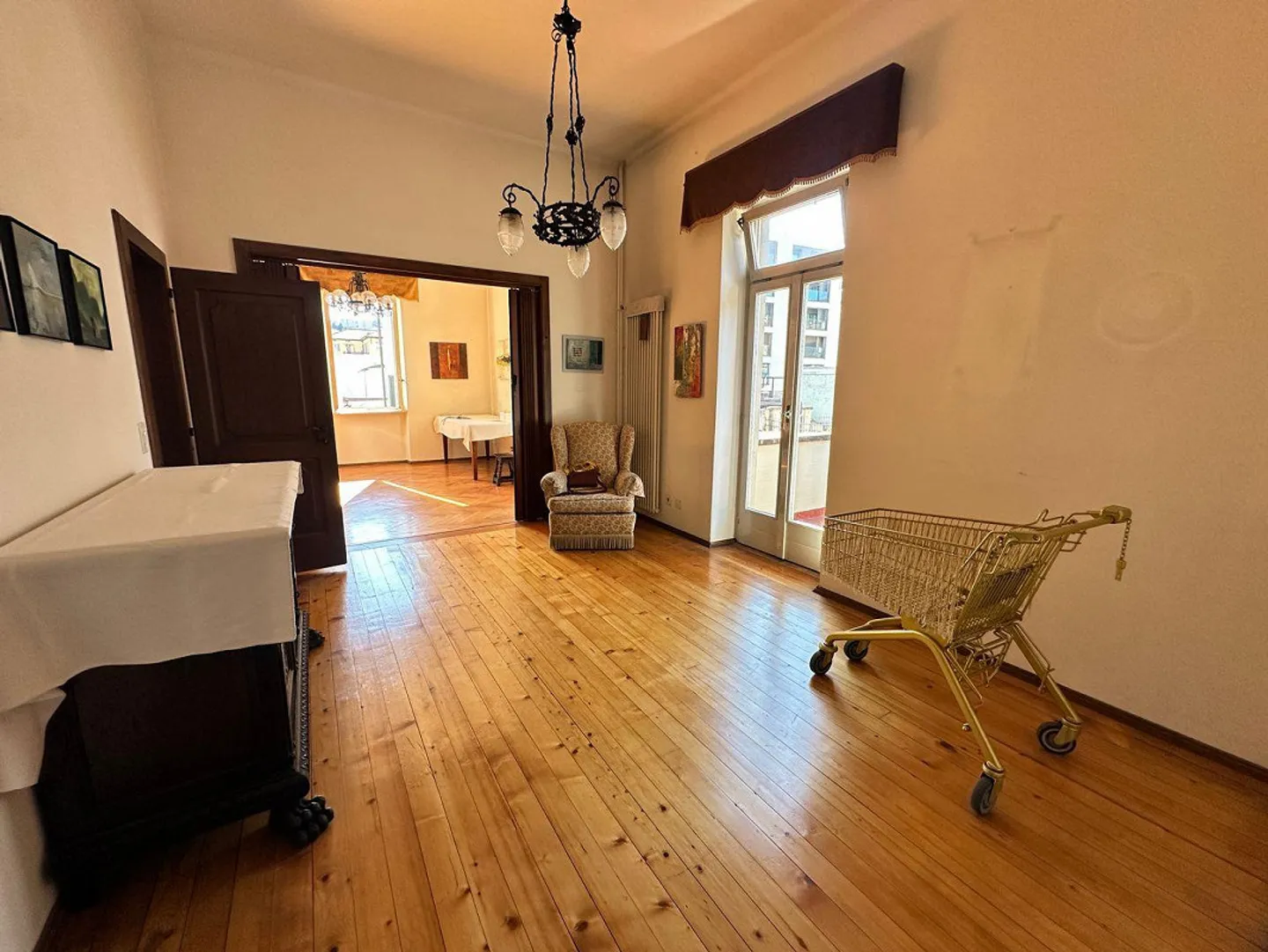 Maison individuelle spacieuse avec jardin dans un quartier résidentiel calme - Photo 4 sur 13