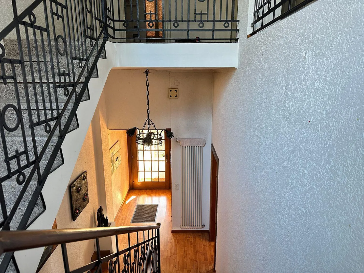 Maison individuelle spacieuse avec jardin dans un quartier résidentiel calme - Photo 8 sur 13