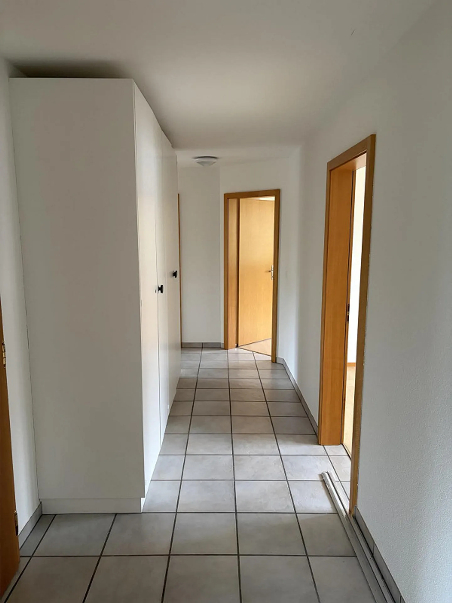 Appartement de 4 pièces nouvellement rénové à louer - Photo 3 sur 22