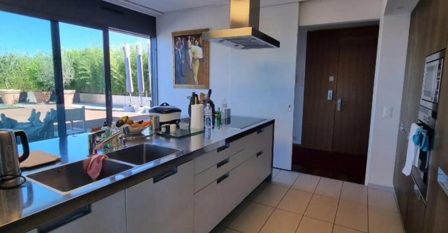 Appartamento di Lusso con Vista Lago - Foto 4 di 12