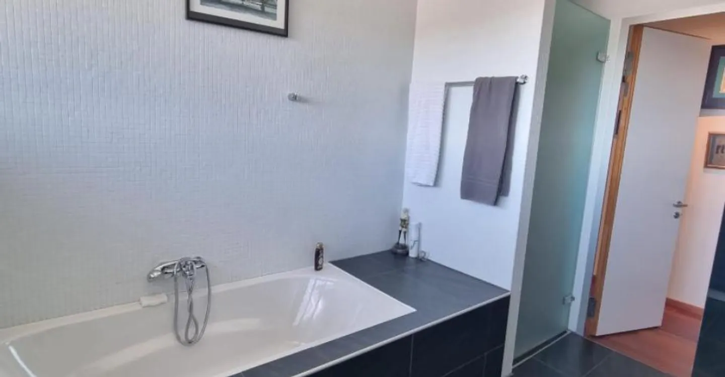 Appartamento di Lusso con Vista Lago - Foto 5 di 12