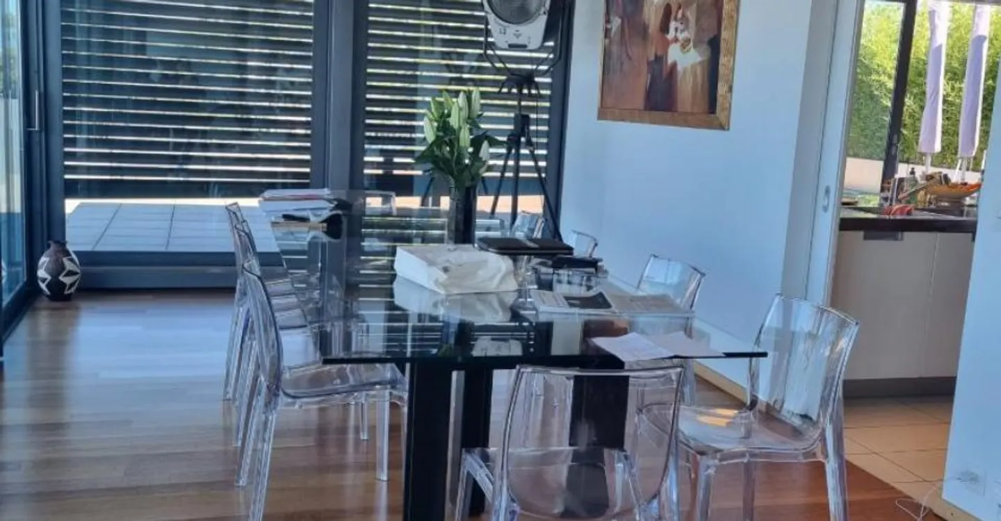 Appartamento di Lusso con Vista Lago - Foto 2 di 12