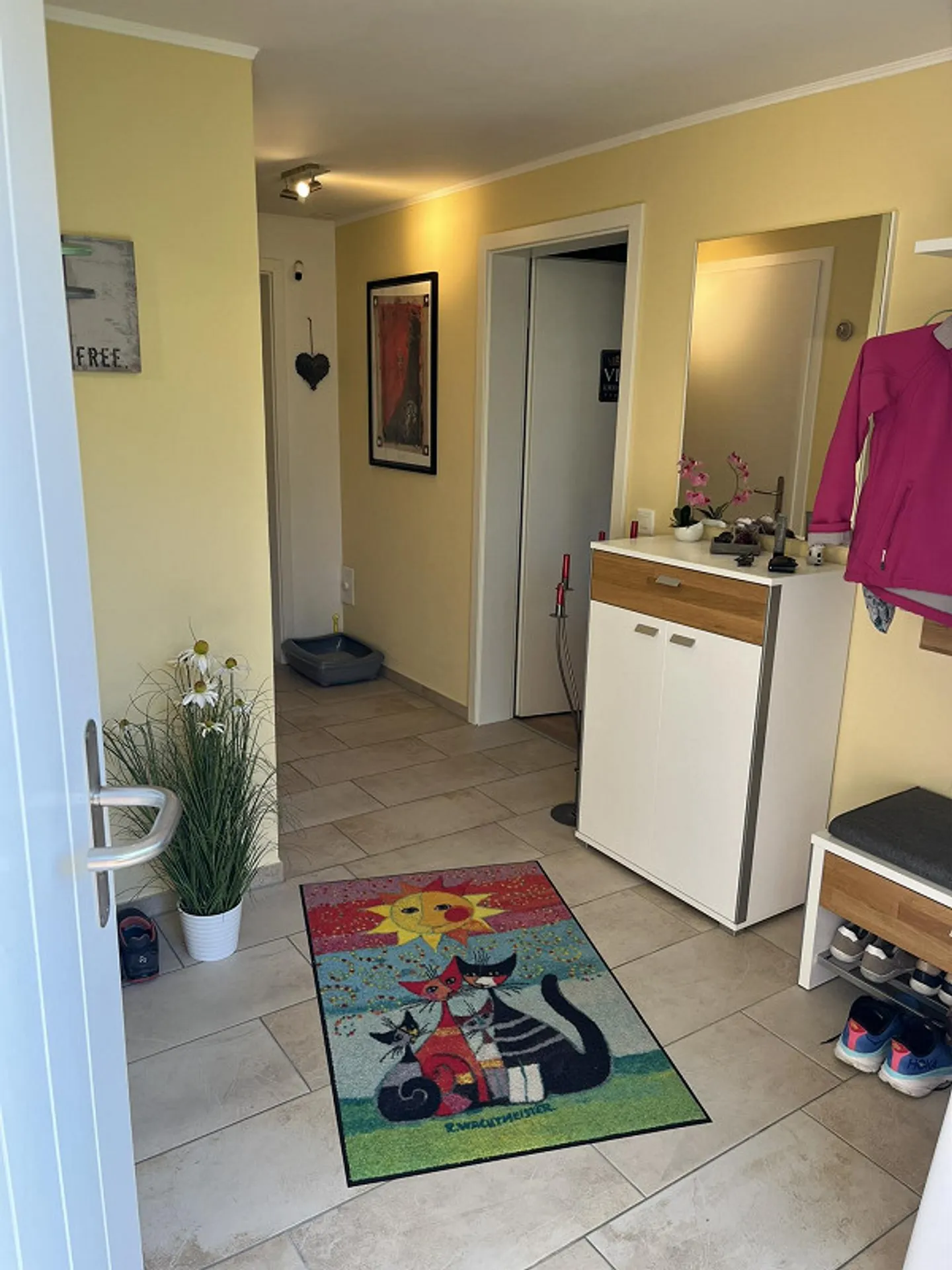 A well-maintained home for immediate move-in - Photo 7 of 28