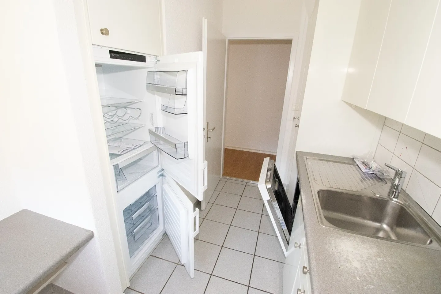 Appartement spacieux de 4,5 pièces au rez-de-chaussée - Photo 4 sur 10