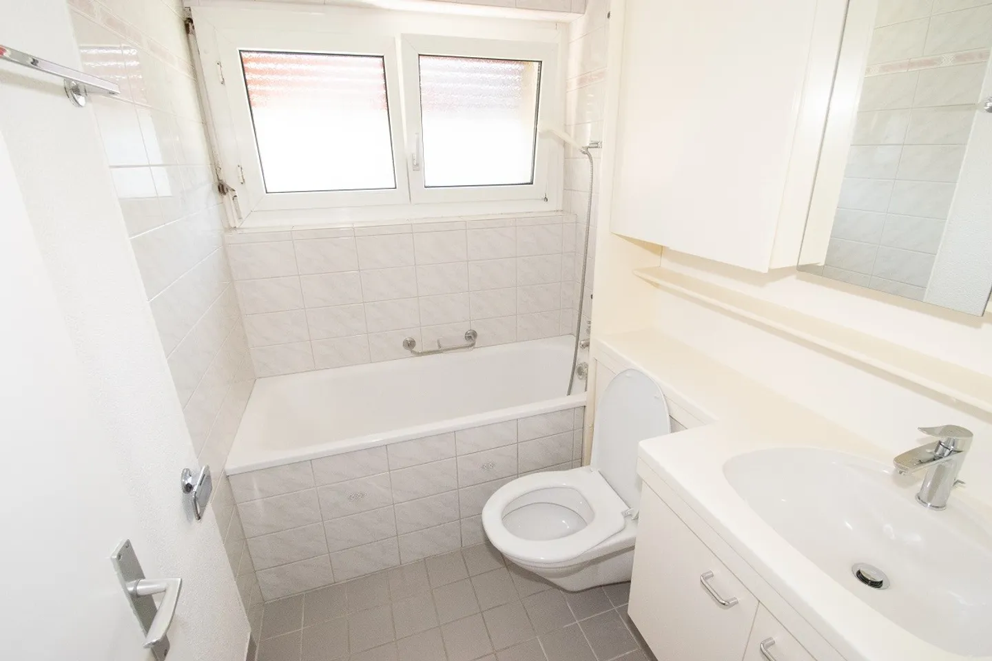 Appartement spacieux de 4,5 pièces au rez-de-chaussée - Photo 6 sur 10
