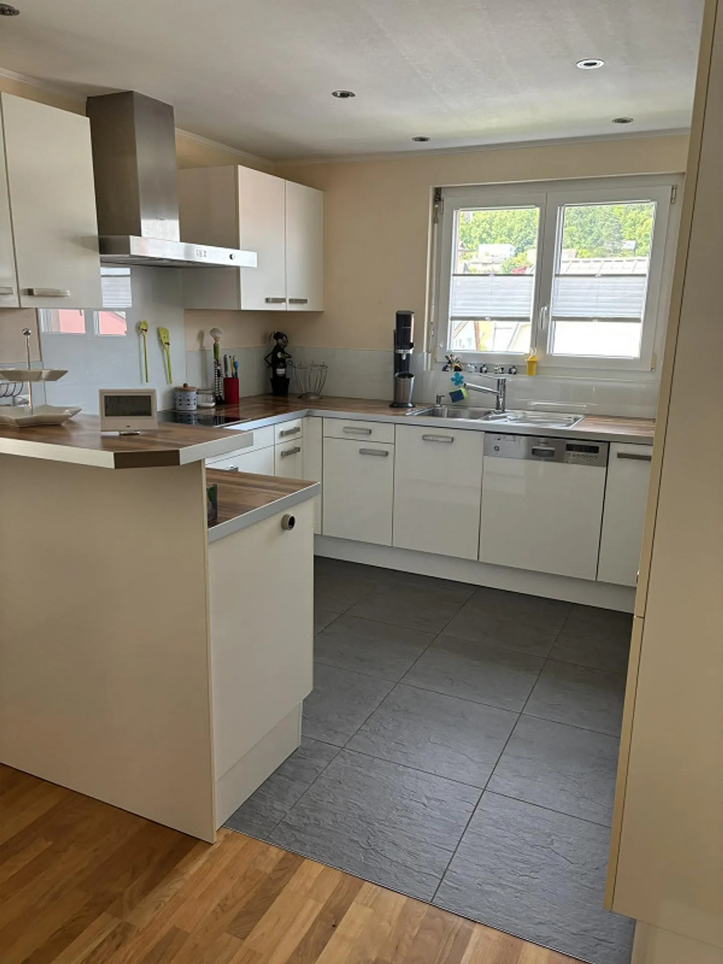 A well-maintained home for immediate move-in - Photo 19 of 28