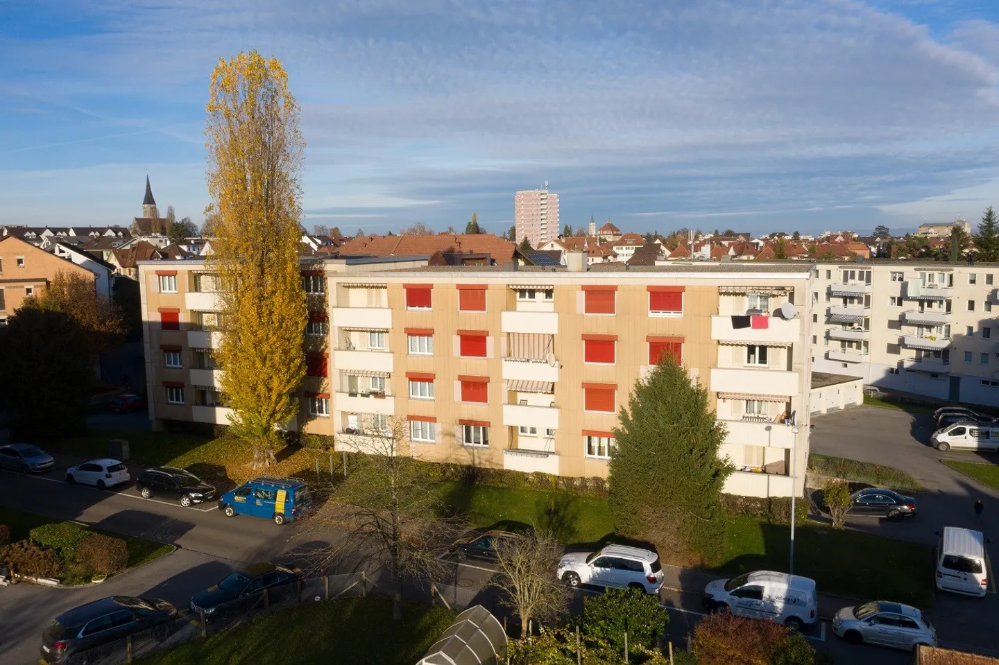 Appartement spacieux de 4,5 pièces au rez-de-chaussée - Photo 9 sur 10