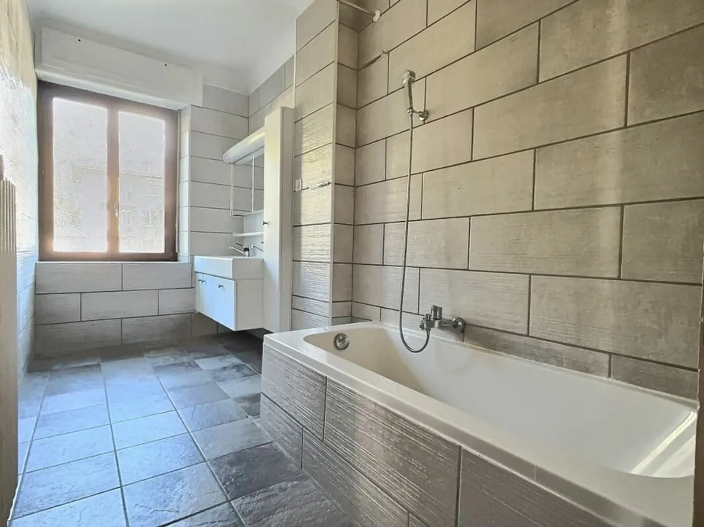 Spacieux 5œ pièces avec vue sur les châteaux - Foto 5 di 8