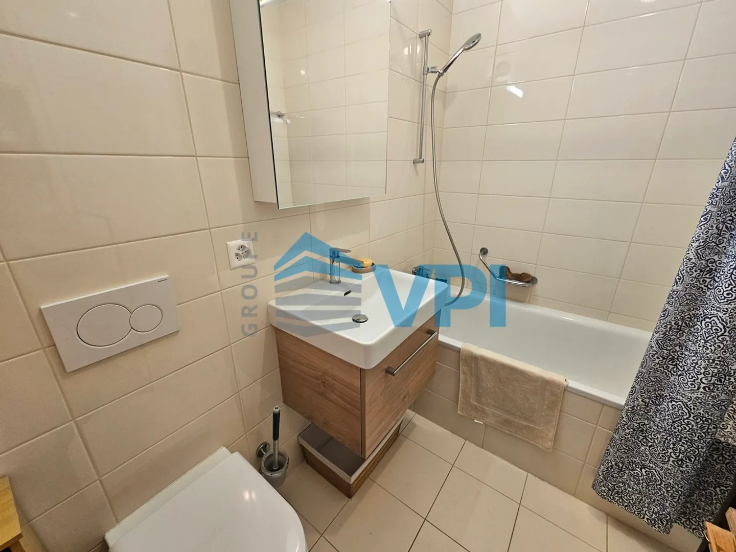 Bright 3-room apartment with terrace in Corsier - Photo 6 of 9