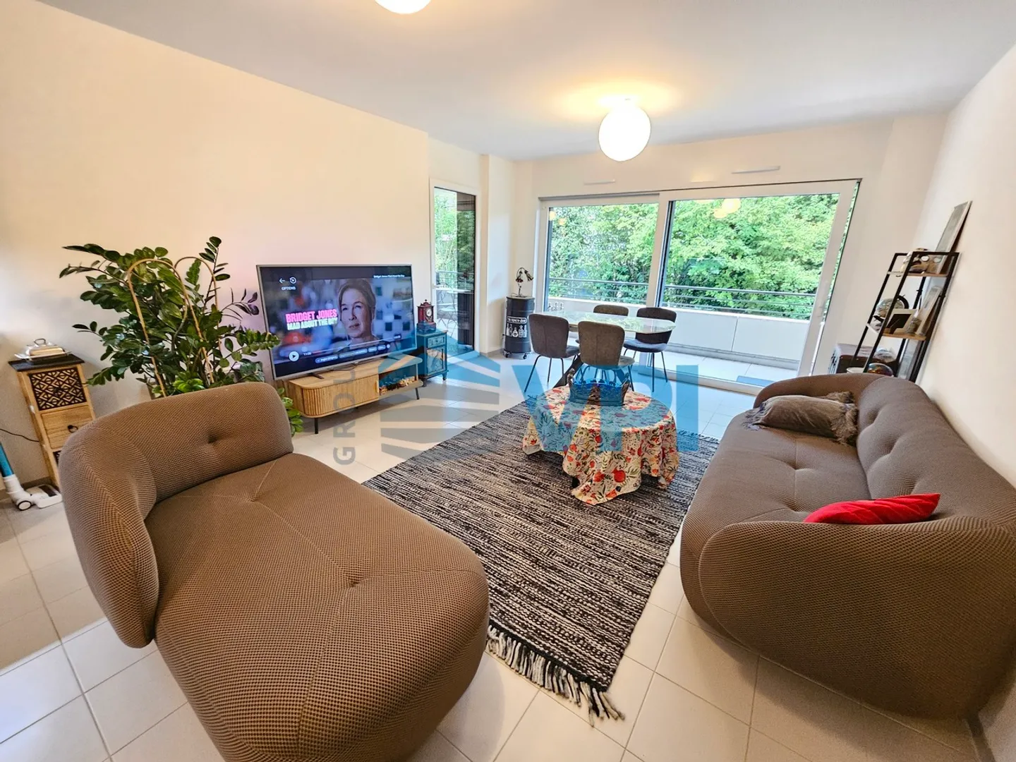 Bright 3-room apartment with terrace in Corsier - Photo 8 of 9