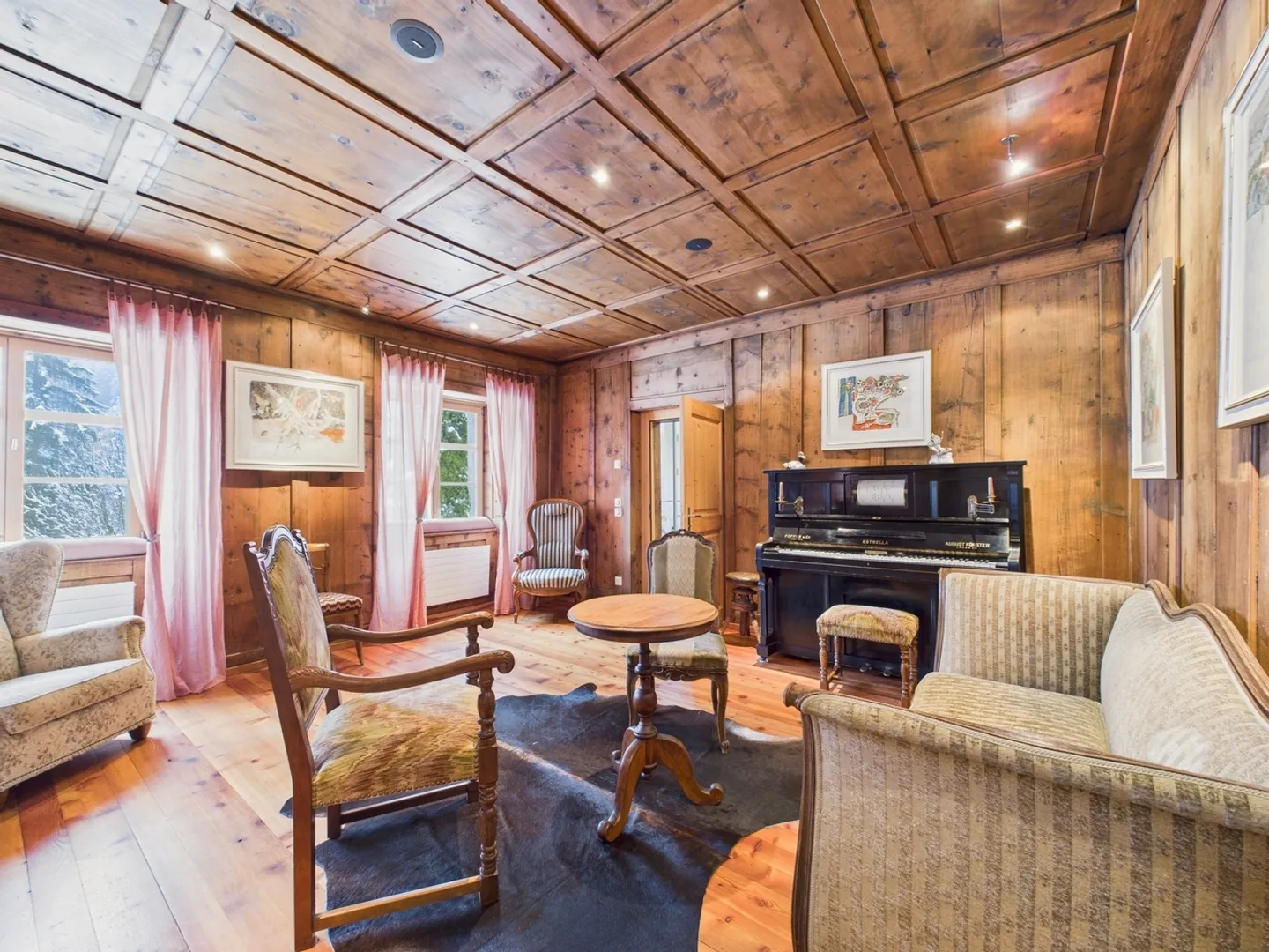 Versatile Family Home - Photo 4 of 13