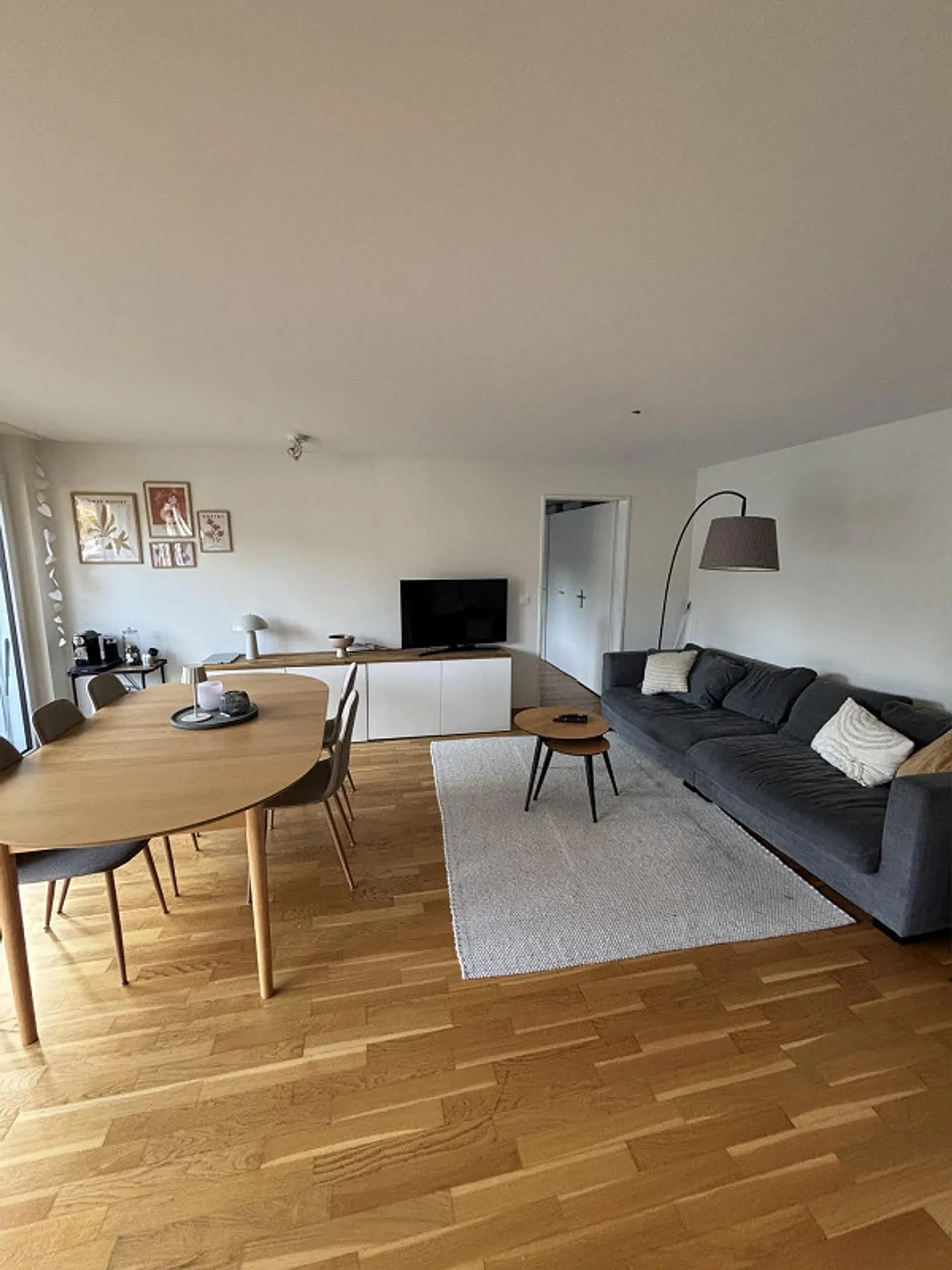 2.5 Room Apartment - Photo 1 of 7