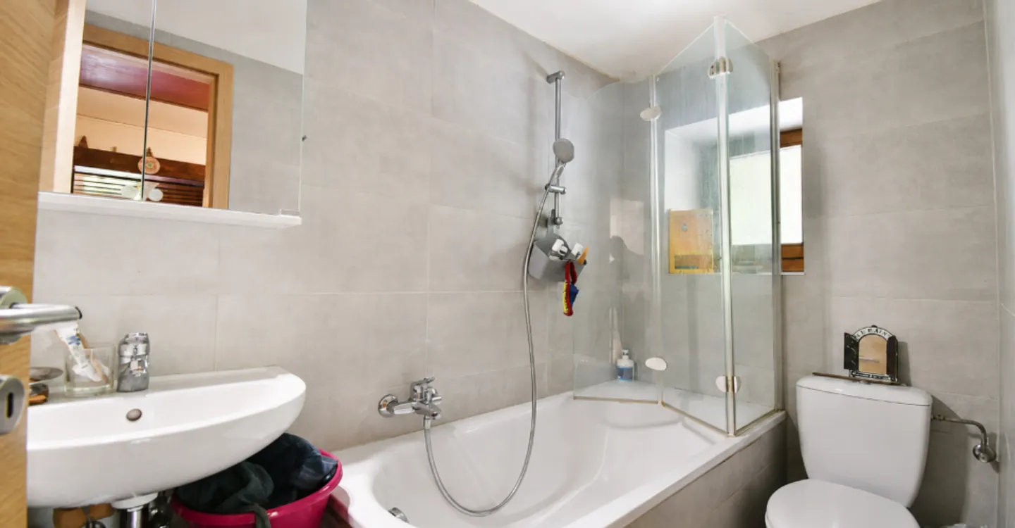 Chalet: Zwei 2.5-Zimmer-Wohnungen - Foto 8 von 12