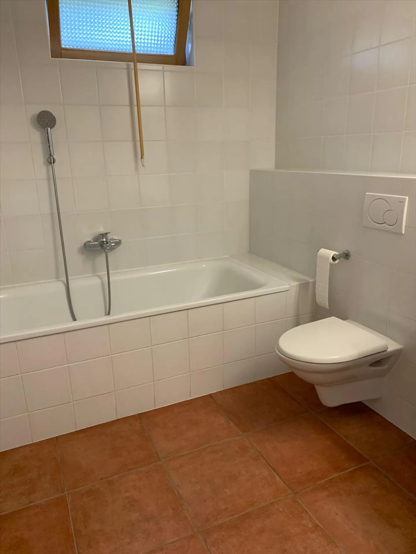 Schönes Apartment in einer ruhigen und grünen Umgebung mit Terrasse und Garten - Foto 4 von 8