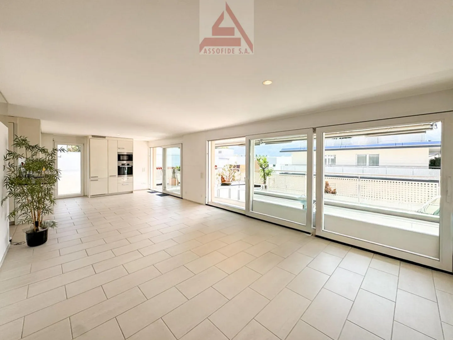 Attique avec terrasse panoramique - Photo 3 sur 7