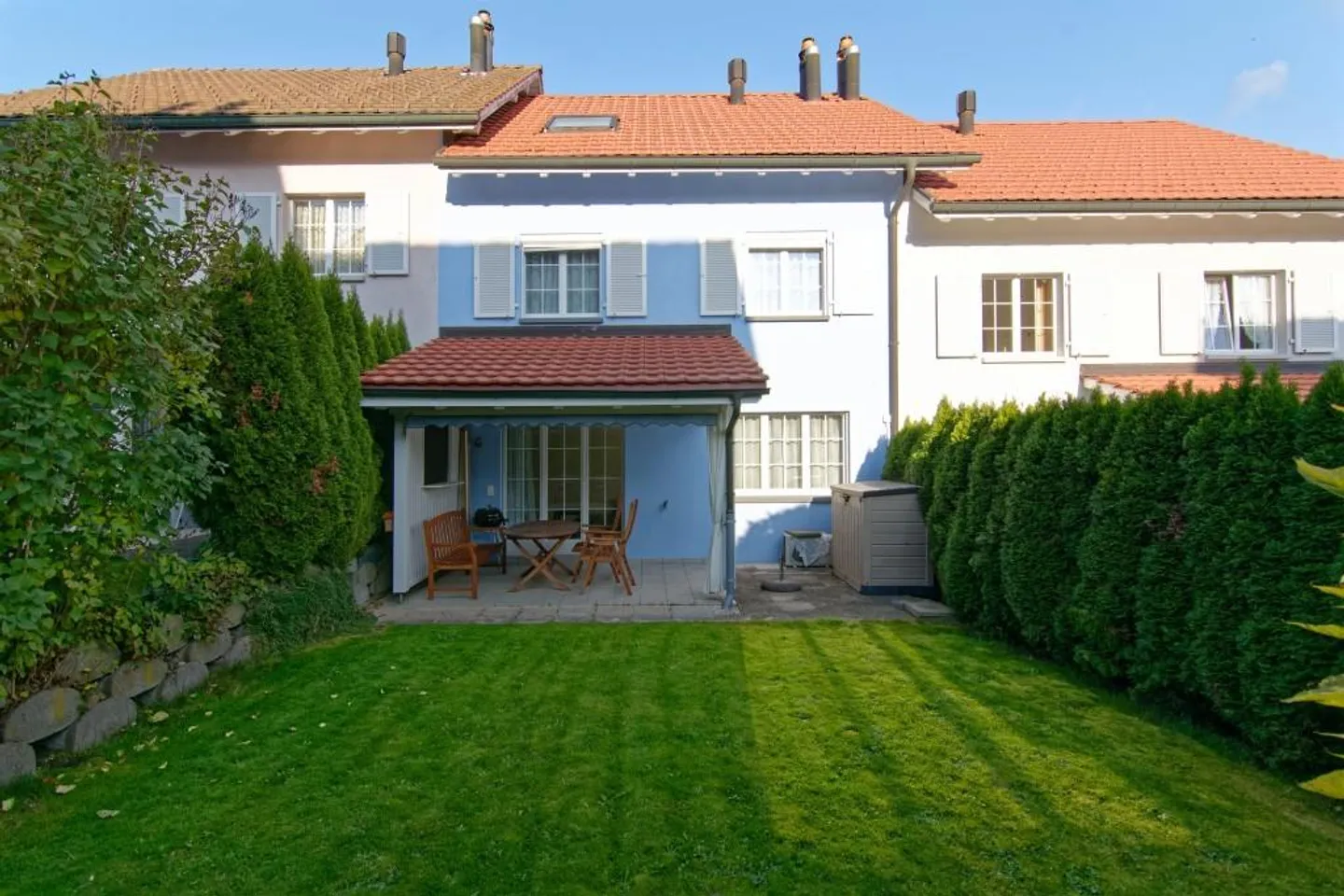 Casa unifamiliare di 5,5 stanze con giardino ben curato e patio - Foto 2 di 12