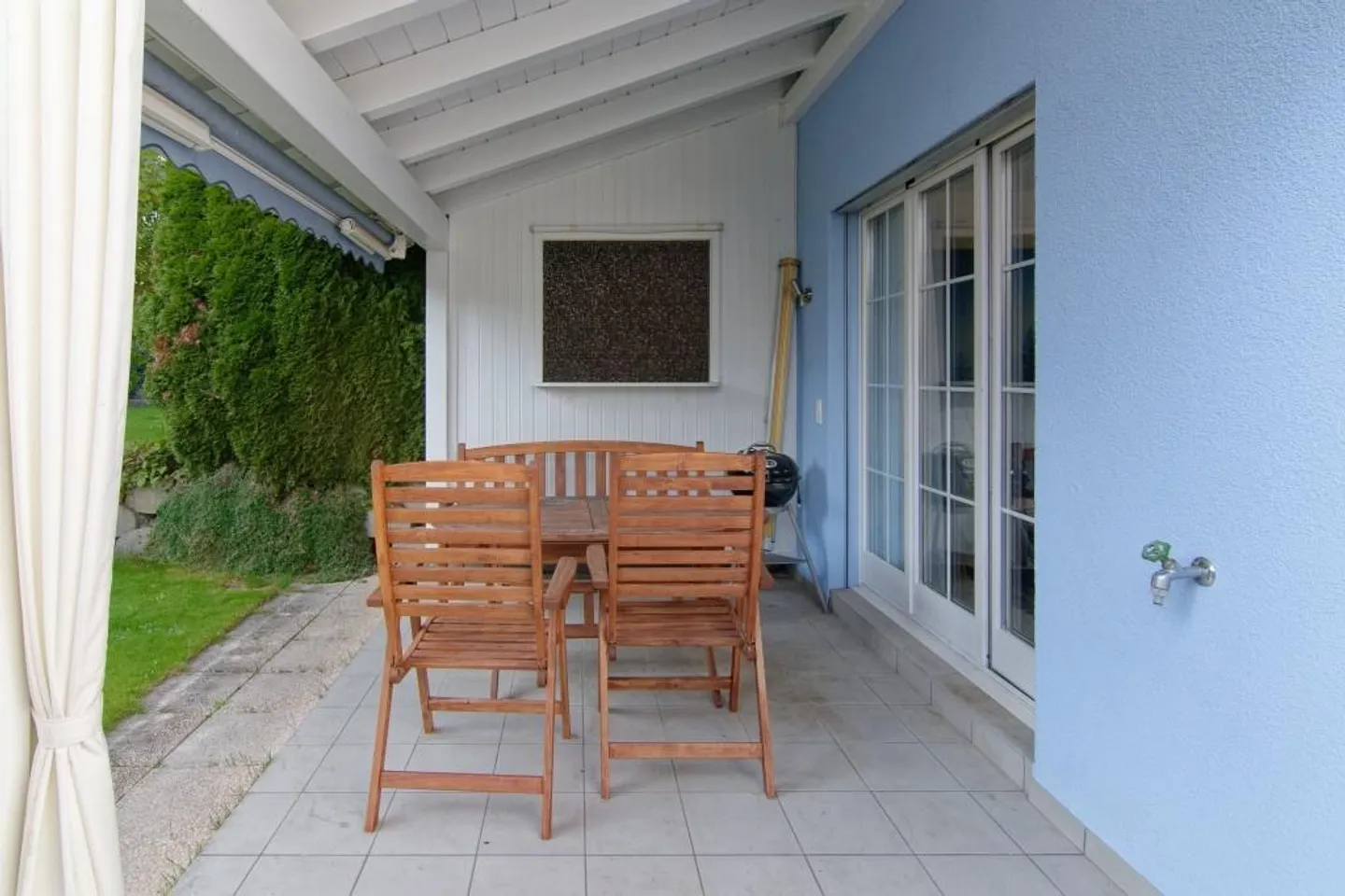 Casa unifamiliare di 5,5 stanze con giardino ben curato e patio - Foto 3 di 12