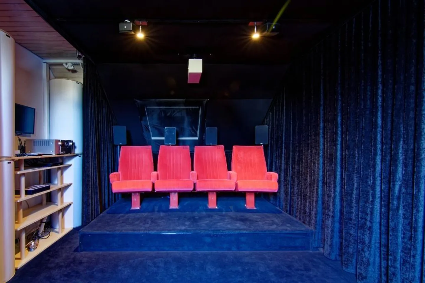 Casa unifamiliare di 5,5 stanze con giardino ben curato e patio - Foto 11 di 12