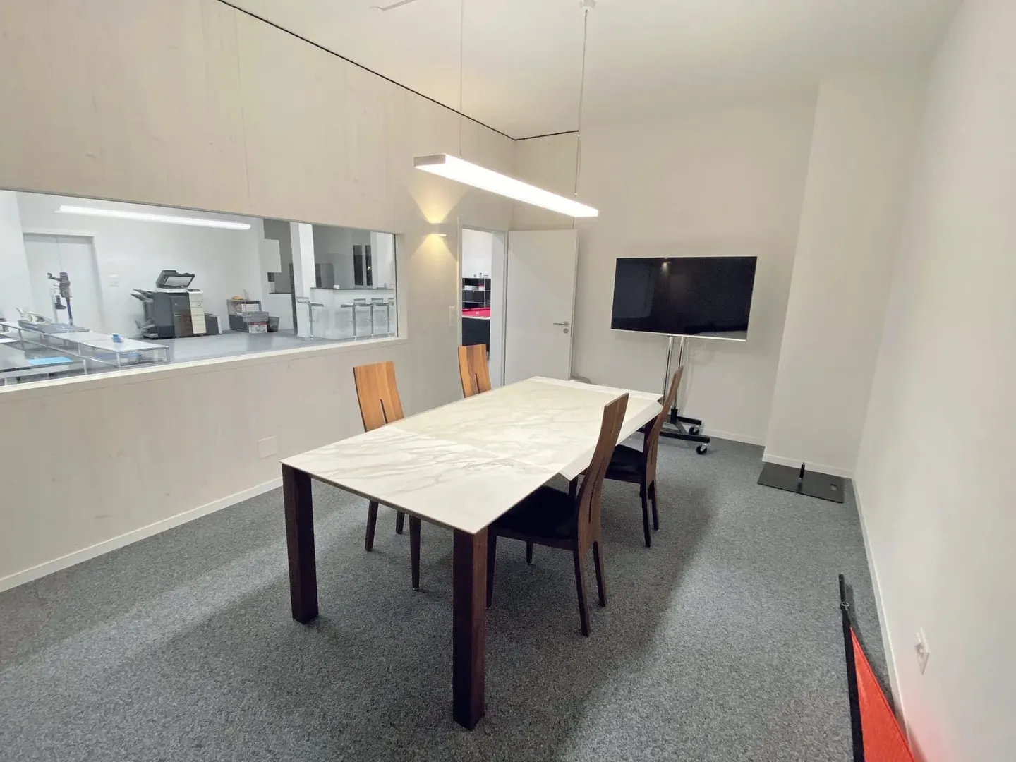 Espace commercial polyvalent à Aesch - Photo 4 sur 7