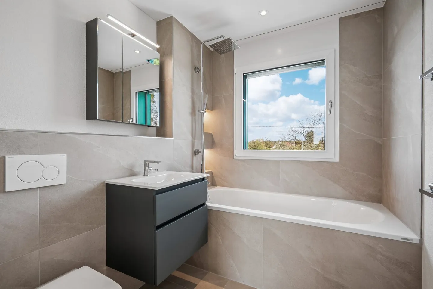 Clé en main : Stylé et avec une belle vue (A) - Photo 10 sur 14