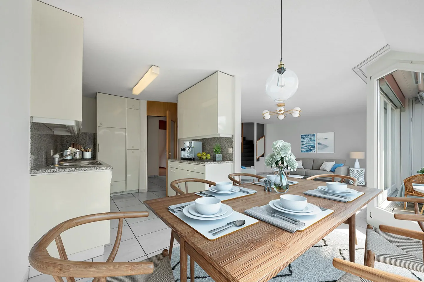 Bright Maisonette Apartment - Photo 3 of 13