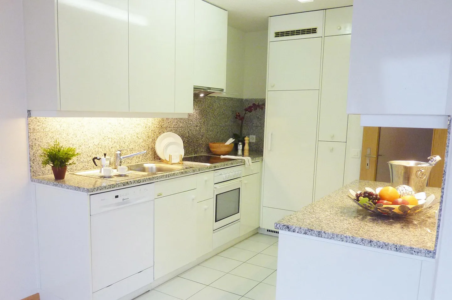 Bright Maisonette Apartment - Photo 5 of 13