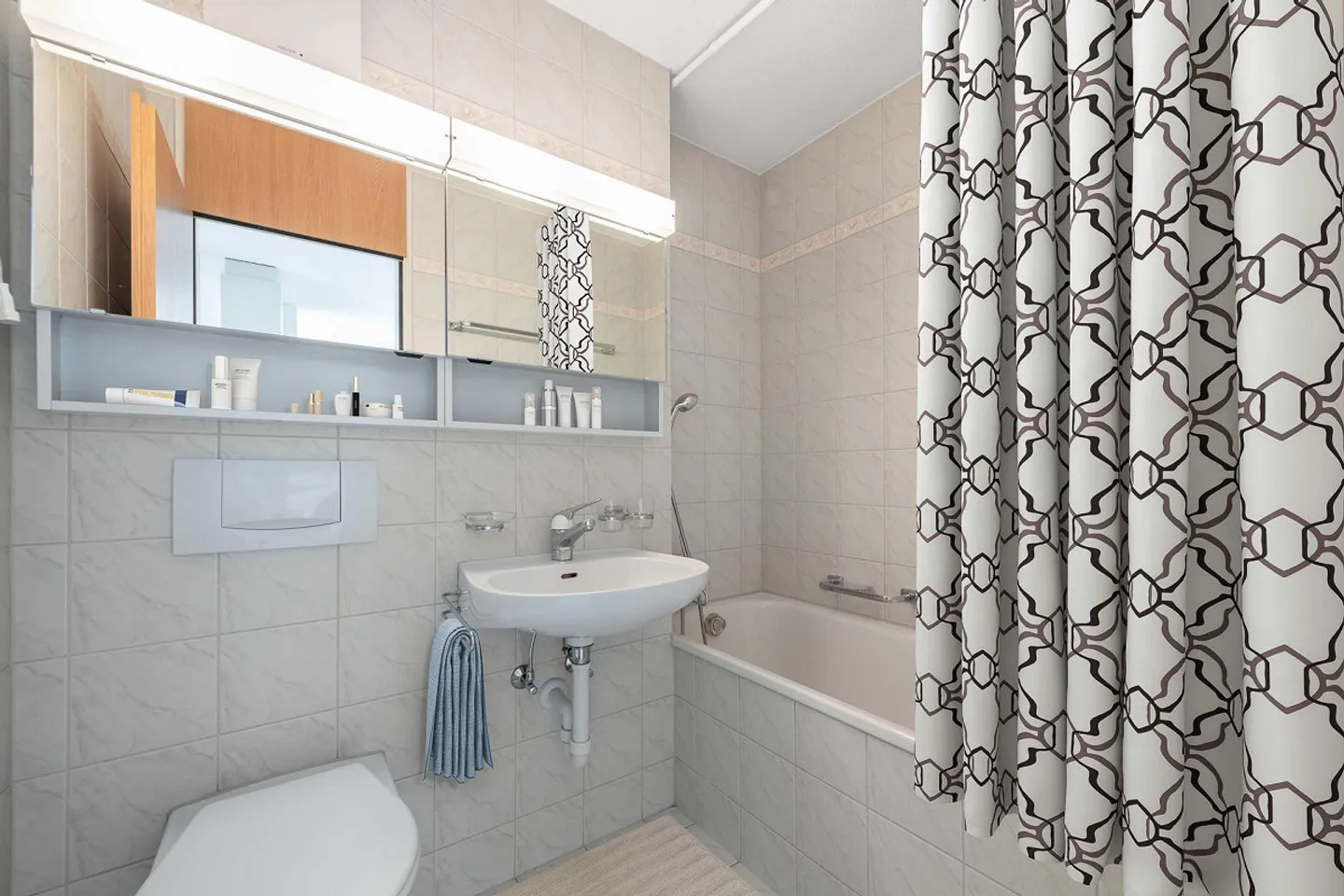 Bright Maisonette Apartment - Photo 6 of 13