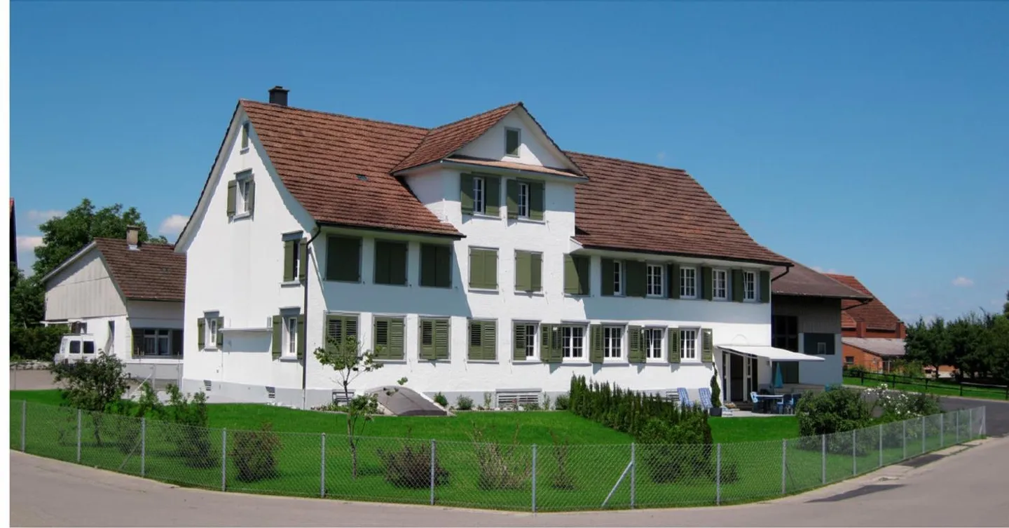 Maison jumelée spacieuse de 5,5 pièces à louer à Biessenhofen - Photo 1 sur 11