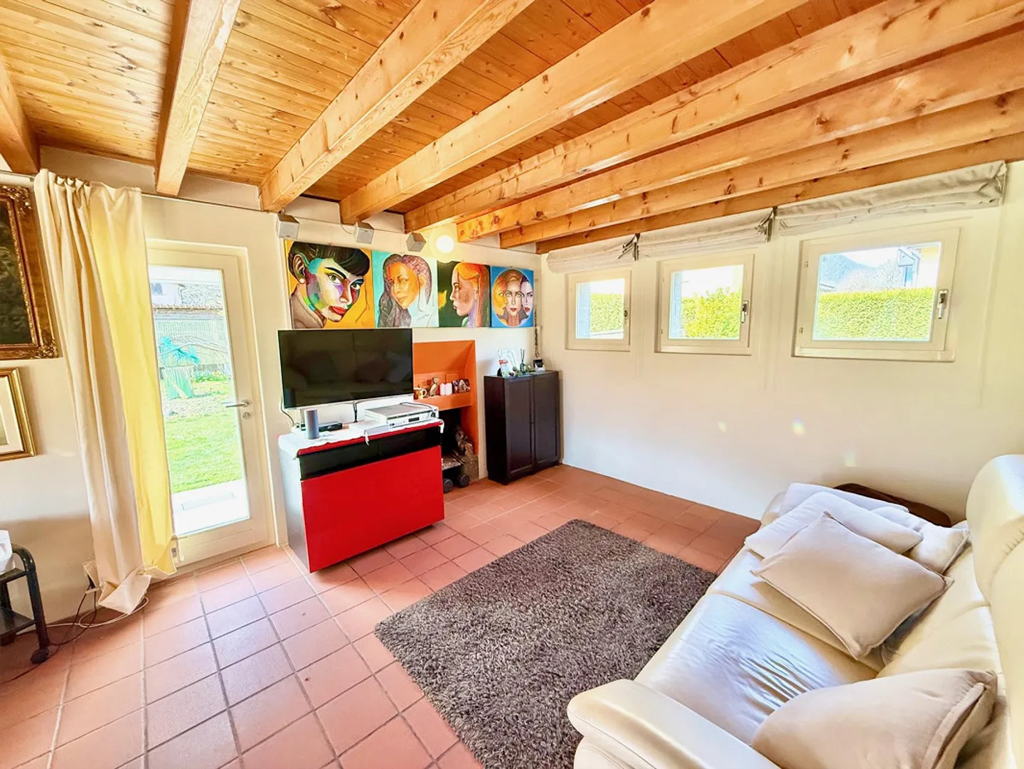 Einfamilienhaus mit Garten und Blick auf die Berge - Foto 6 von 23