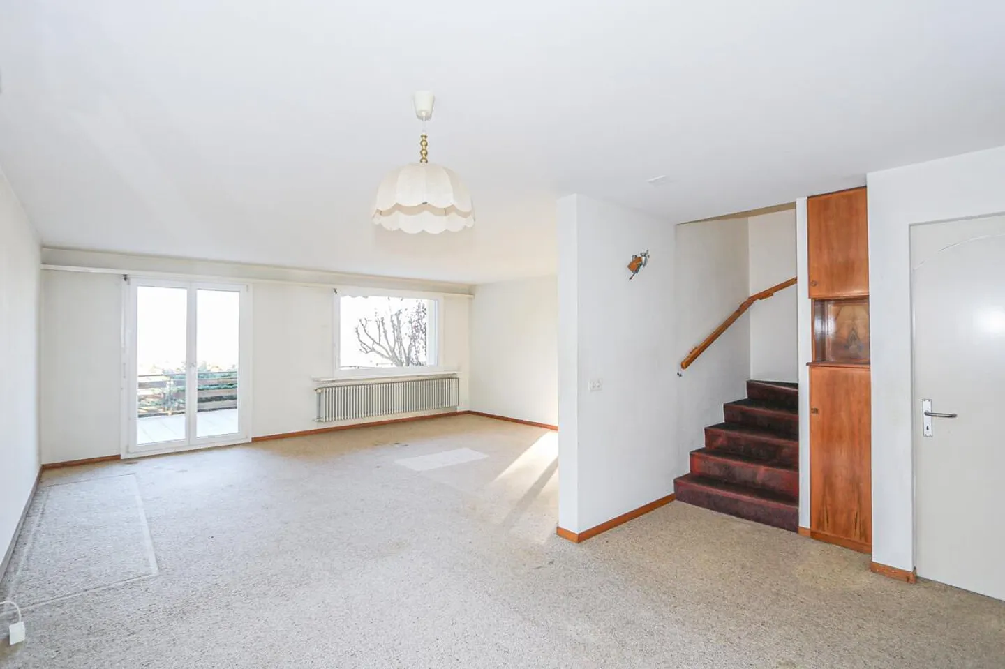 Semi-Detached House with Unobstructed Panorama View - Photo 10 of 17