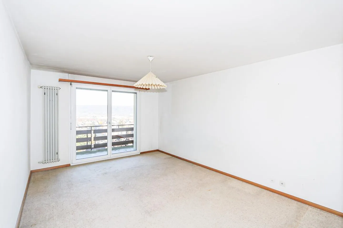 Semi-Detached House with Unobstructed Panorama View - Photo 14 of 17