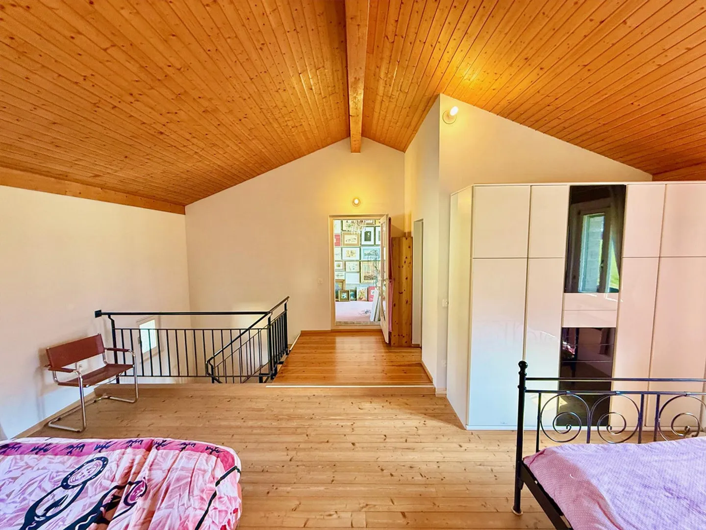 Einfamilienhaus mit Garten und Blick auf die Berge - Foto 10 von 23