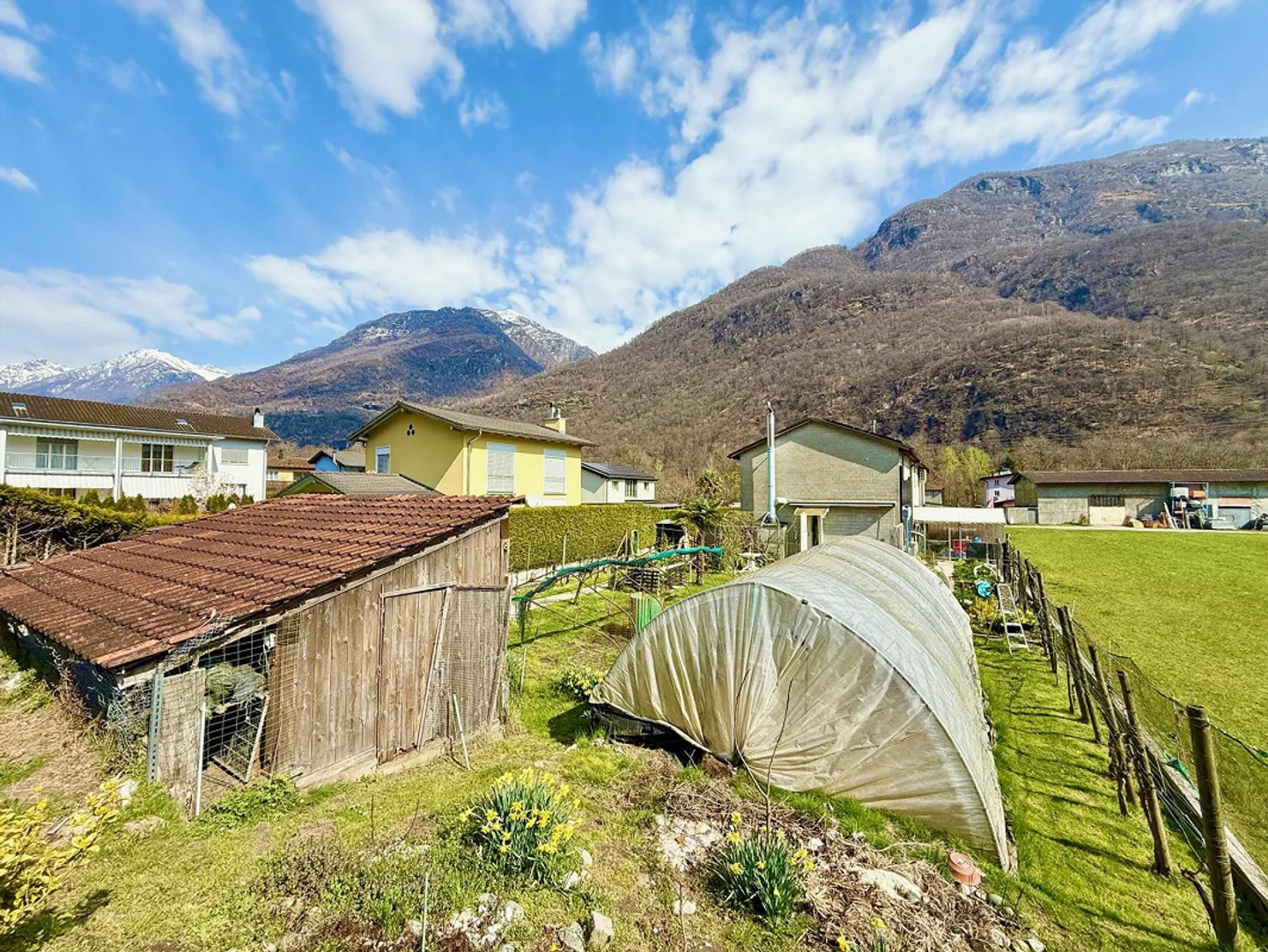 Einfamilienhaus mit Garten und Blick auf die Berge - Foto 16 von 23