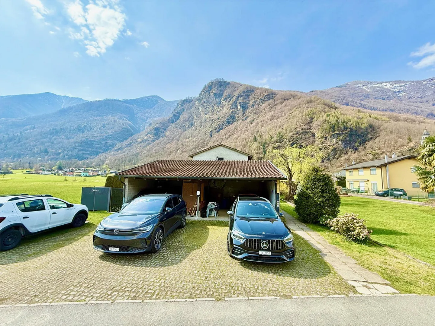 Einfamilienhaus mit Garten und Blick auf die Berge - Foto 19 von 23
