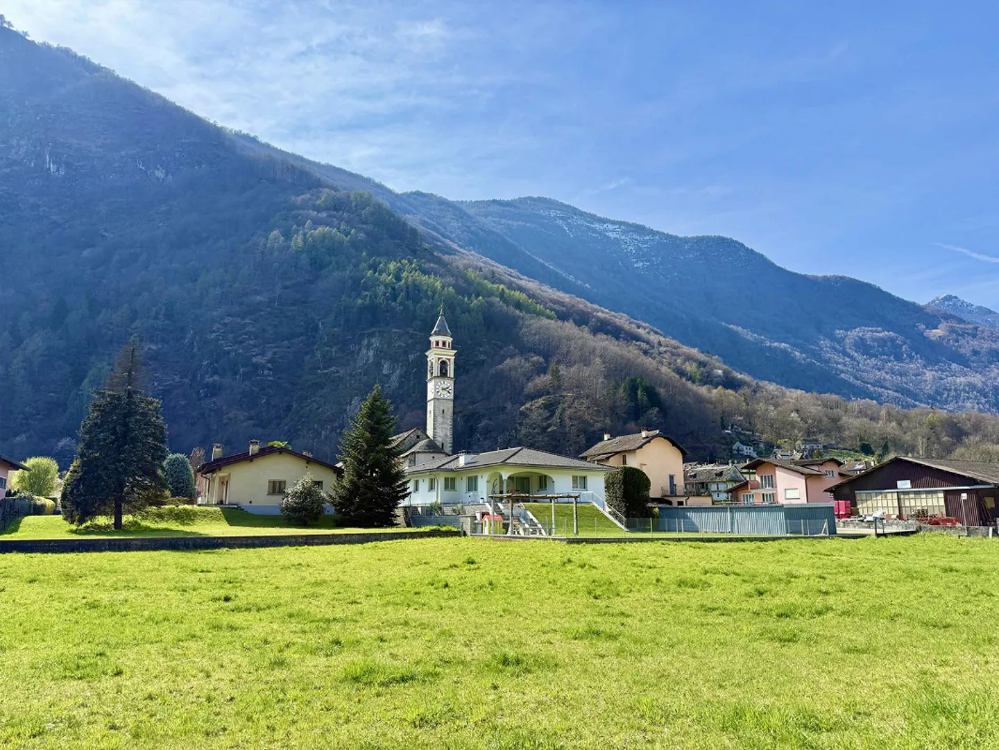 Einfamilienhaus mit Garten und Blick auf die Berge - Foto 22 von 23