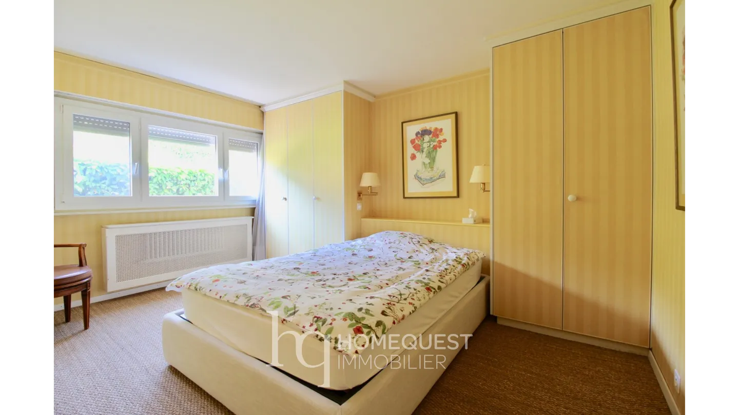 Spacious fully furnished apartment, 3.5 rooms, with beautiful lake view - Photo 11 of 17