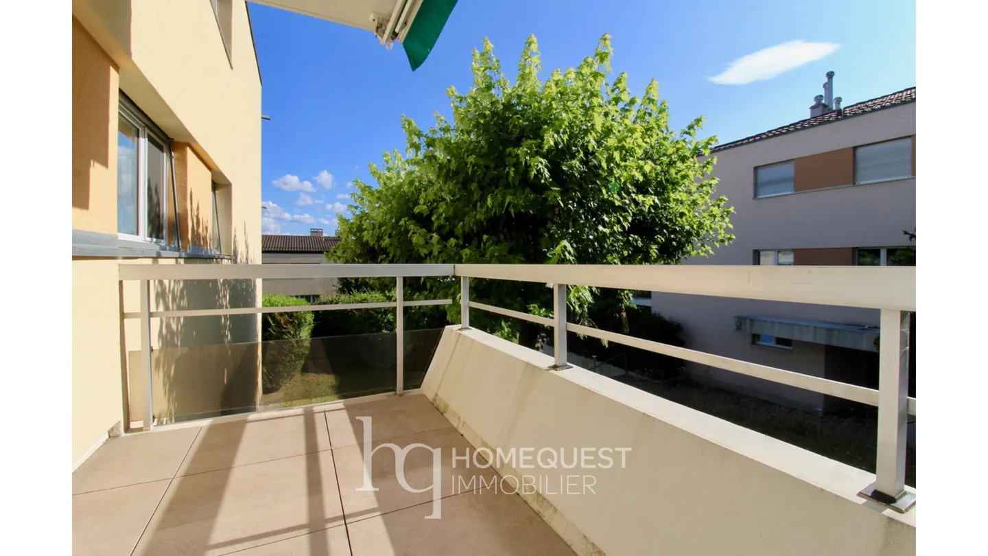 Spacious fully furnished apartment, 3.5 rooms, with beautiful lake view - Photo 13 of 17