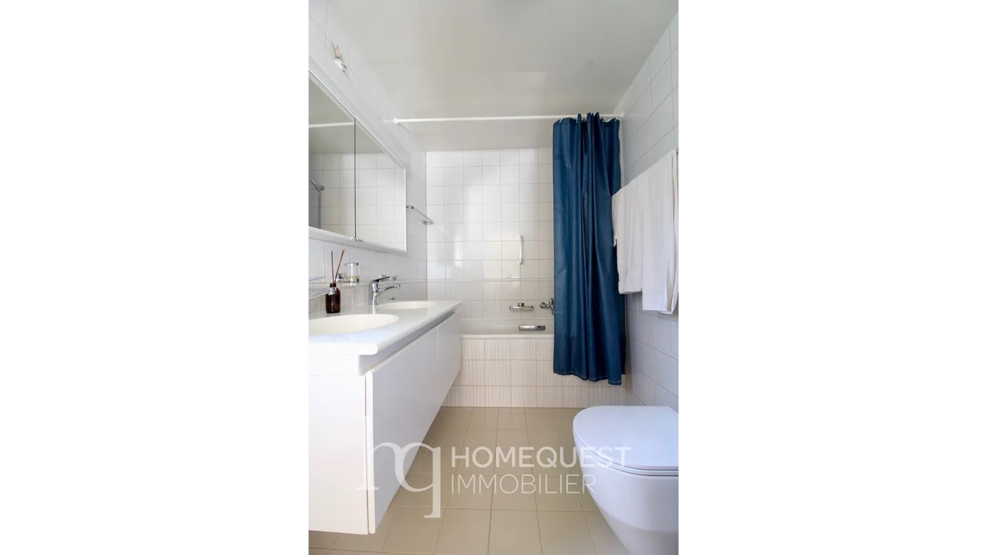 Spacious fully furnished apartment, 3.5 rooms, with beautiful lake view - Photo 15 of 17