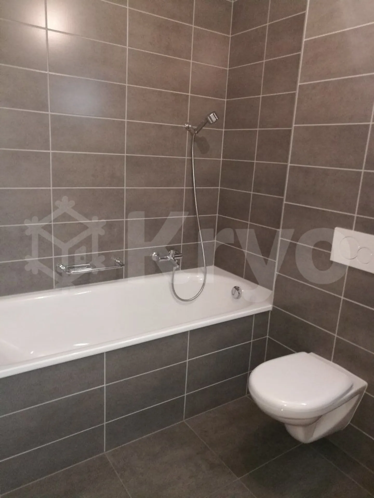Appartement spacieux avec grand balcon - Photo 7 sur 7